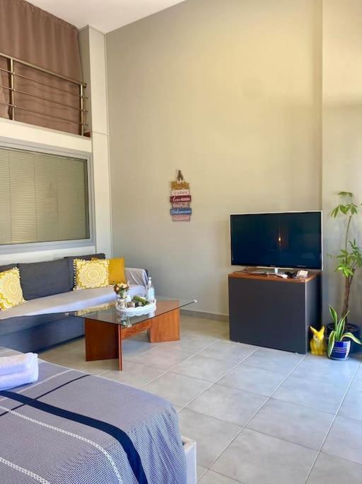 Cozy Apartment Near To The Airport Kouvaras Екстер'єр фото