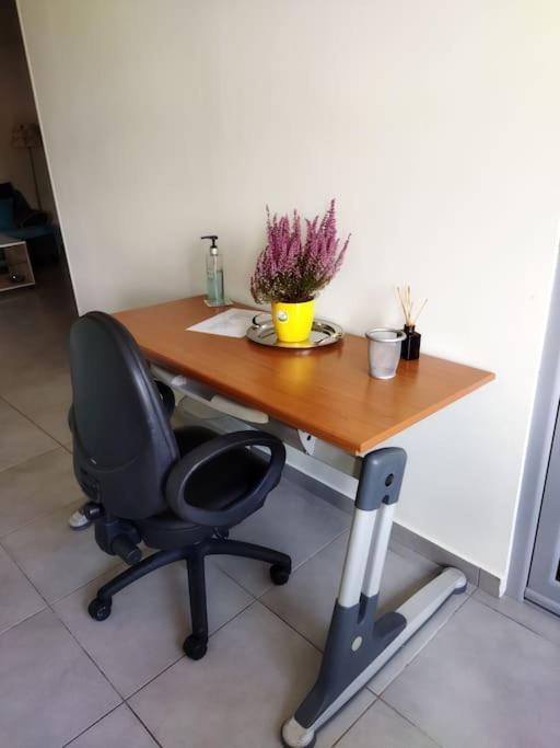 Cozy Apartment Near To The Airport Kouvaras Екстер'єр фото