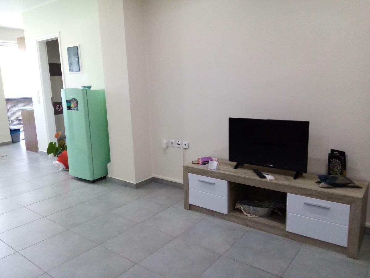 Cozy Apartment Near To The Airport Kouvaras Екстер'єр фото